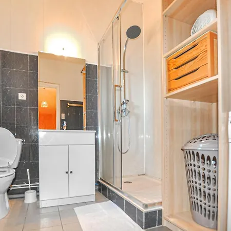 Дом отдыха 1 Bedroom Beautiful In